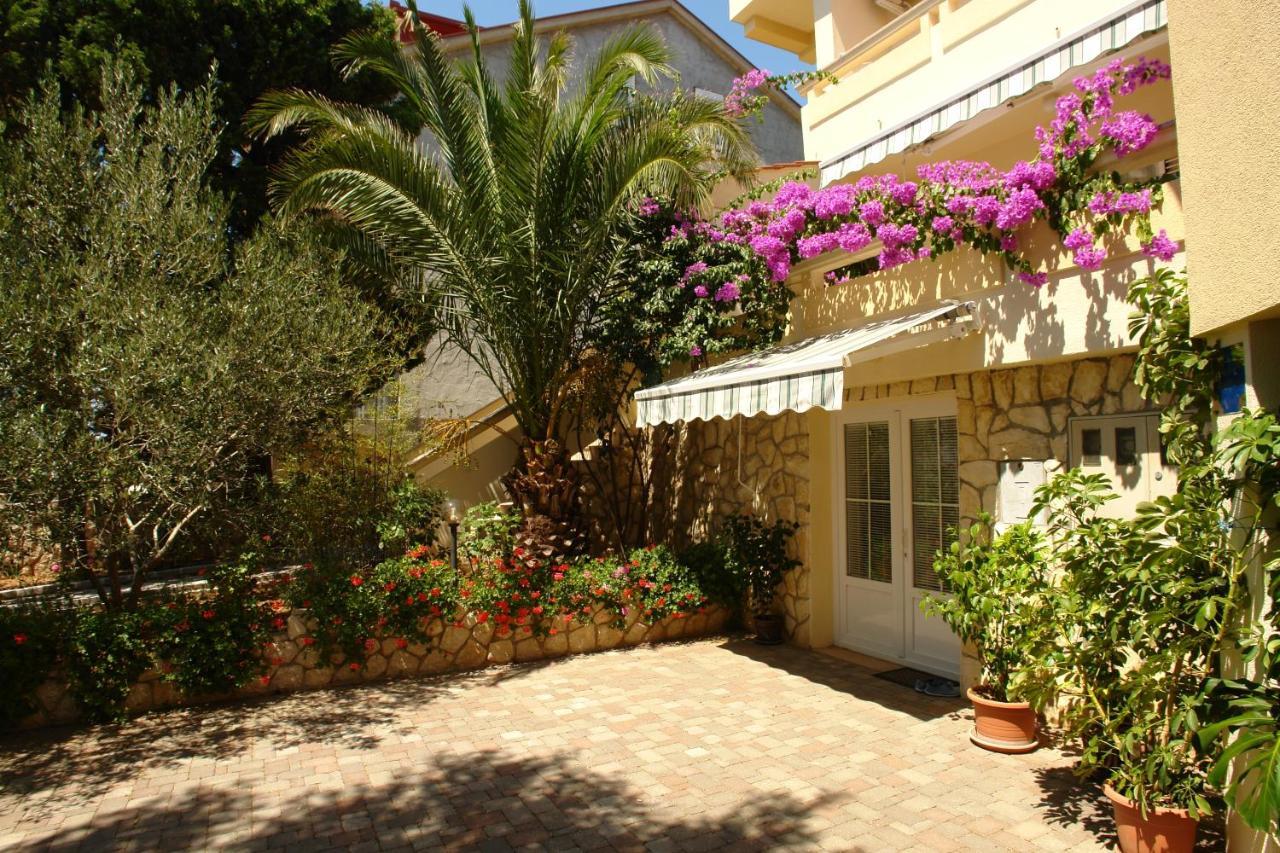 Apartments With A Parking Space Mandre, Pag - 18748 科兰 外观 照片