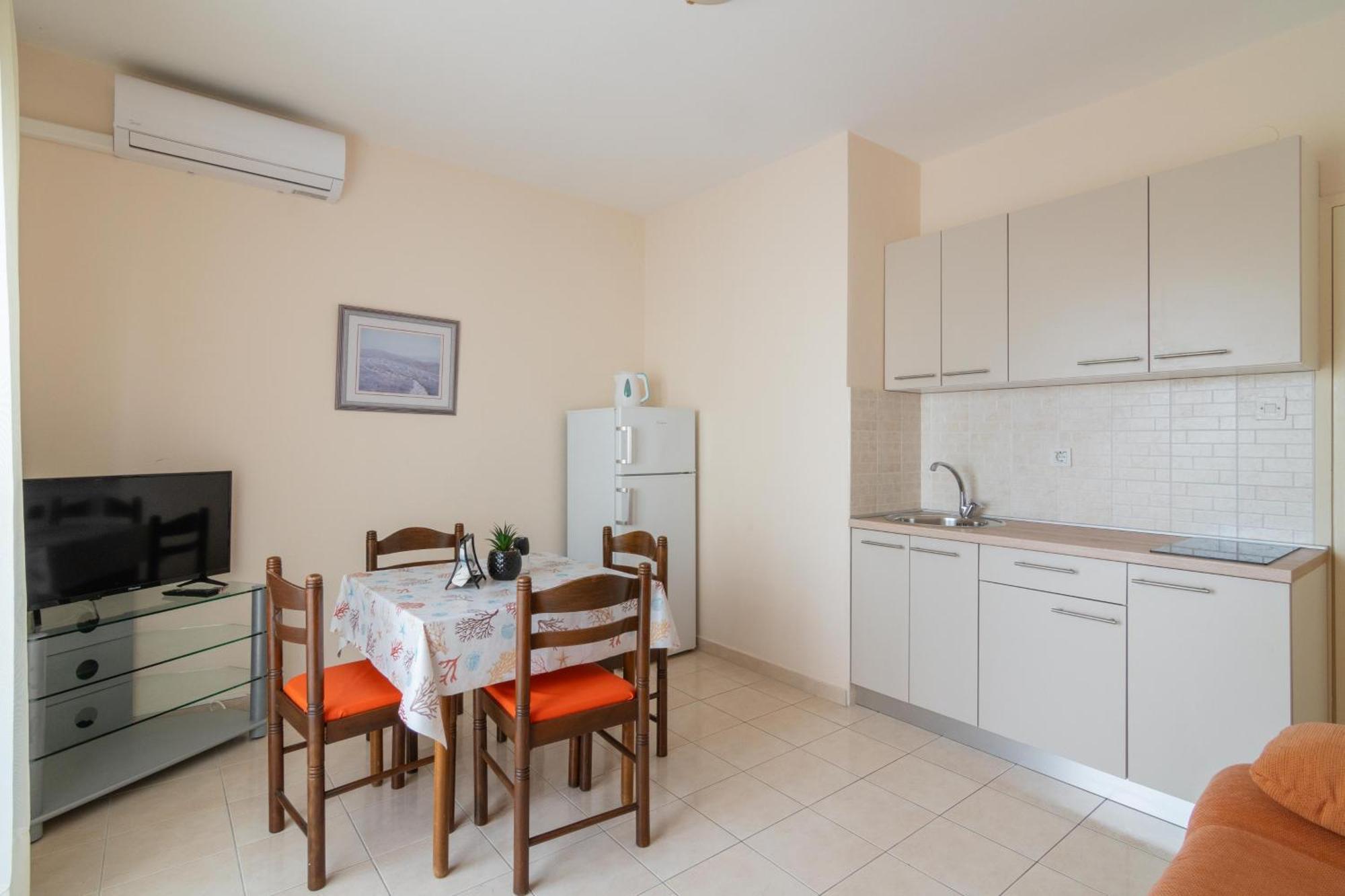 Apartments With A Parking Space Mandre, Pag - 18748 科兰 外观 照片